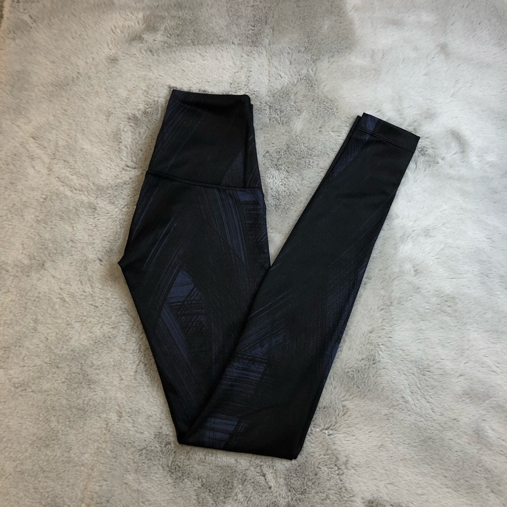 Women's Black Patterned High-Waist leggings